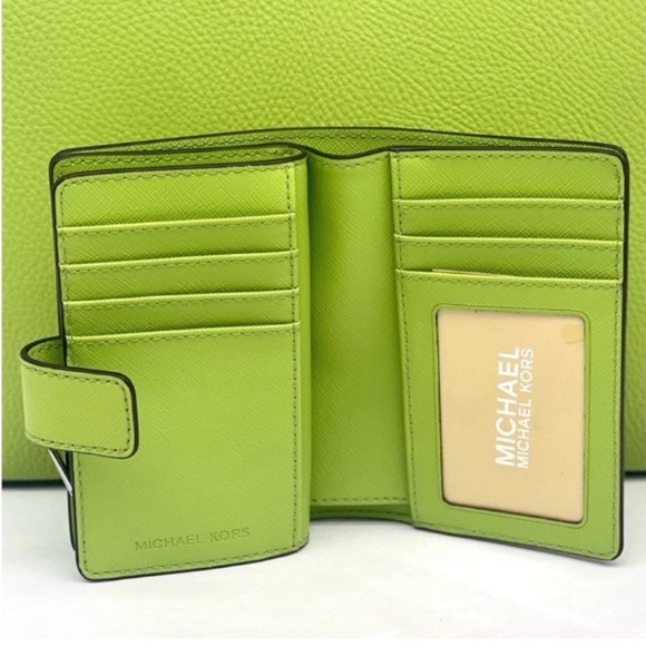 Michael Kors Small Hamilton Satchel Crossbody and Wallet Set - Picture 4 of 13